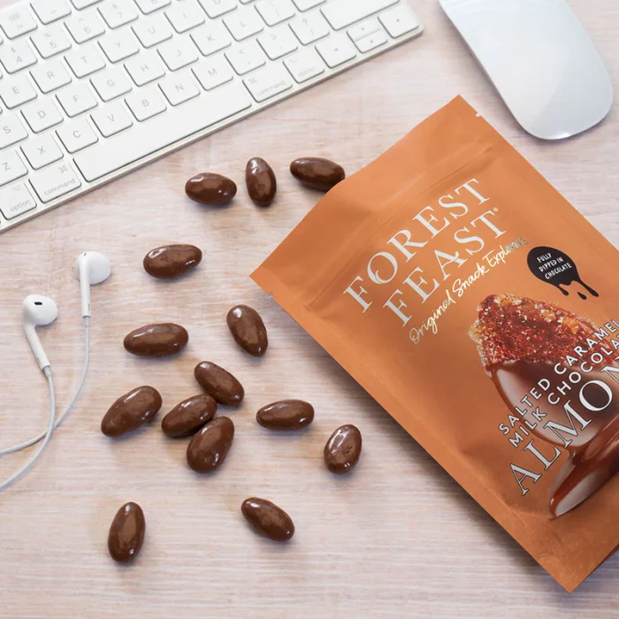Migdale Caramel Sǎrat în Ciocolată Belgiană cu Lapte 120g Forest Feast